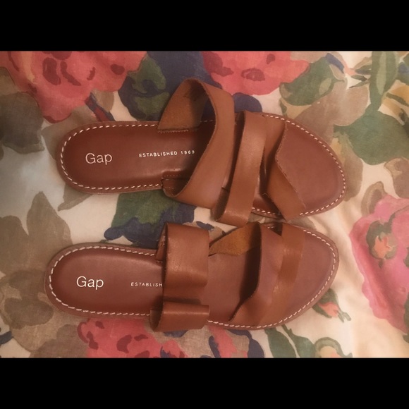 Gap Leather Sandals - Picture 2 of 2